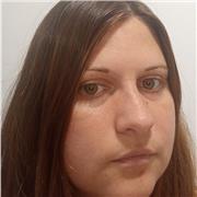 Soy una chica graduada en telecomunicaciones con especialidad en informática